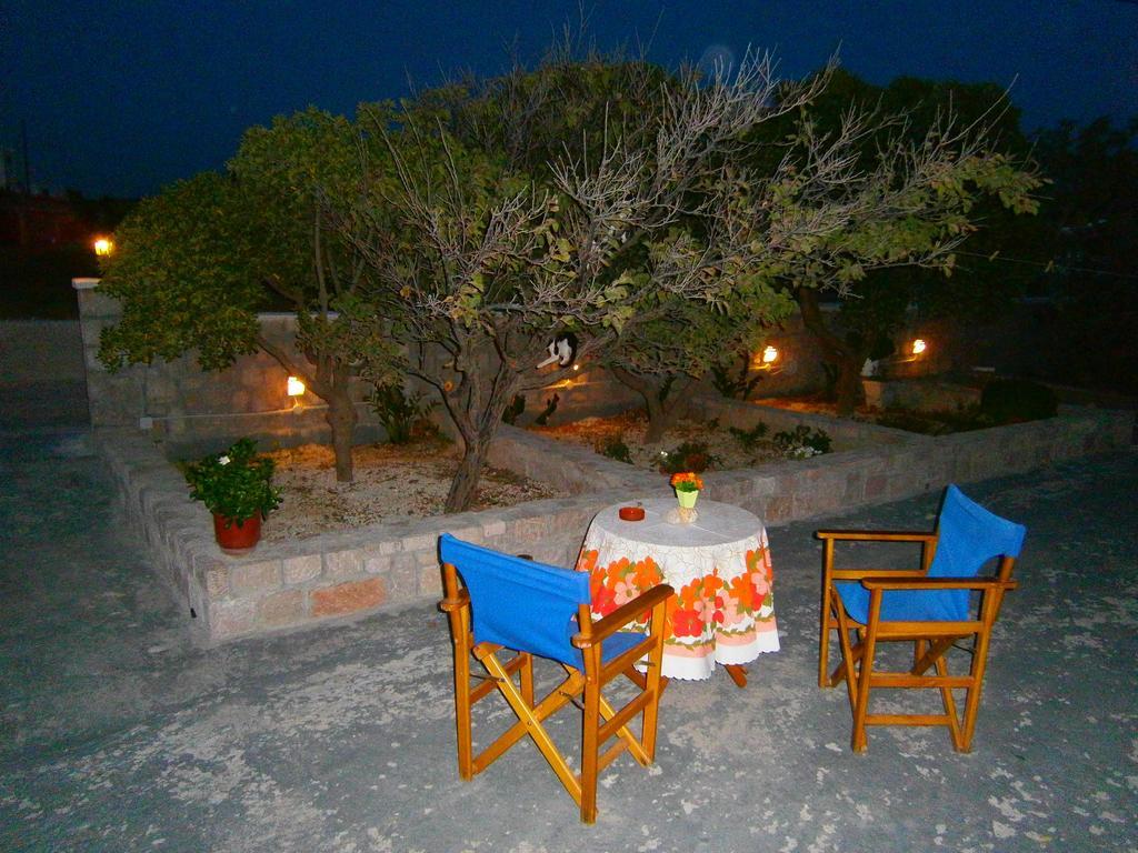 Iremia Rooms Adamantas  Exterior photo